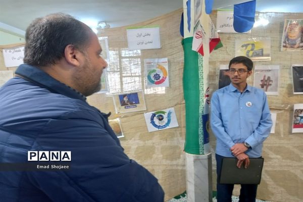 افتتاح نمایشگاه مدرسه انقلاب دبیرستان نمونه آیت الله خامنه‌ای، کاشمر