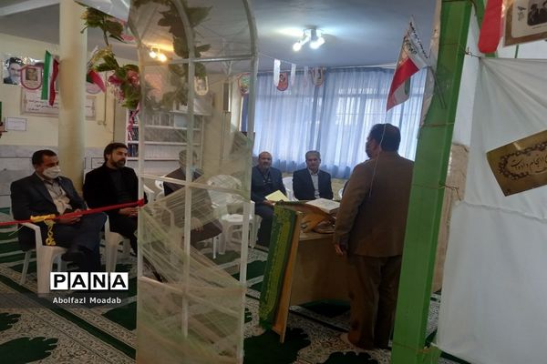 افتتاح نمایشگاه مدرسه انقلاب دبیرستان نمونه آیت الله خامنه‌ای، کاشمر