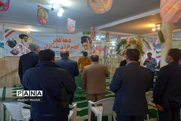 افتتاح نمایشگاه مدرسه انقلاب دبیرستان نمونه آیت الله خامنه‌ای، کاشمر