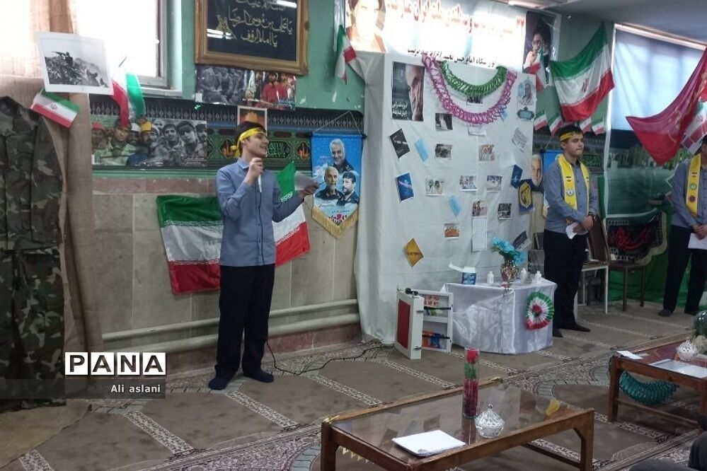 نمایشگاه مدرسه انقلاب در مدرسه امام حسن مجتبی (ع) شهریار