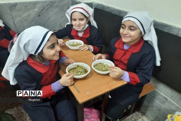 جشن عید مبعث در دبستان حقیقت منطقه ۱۳
