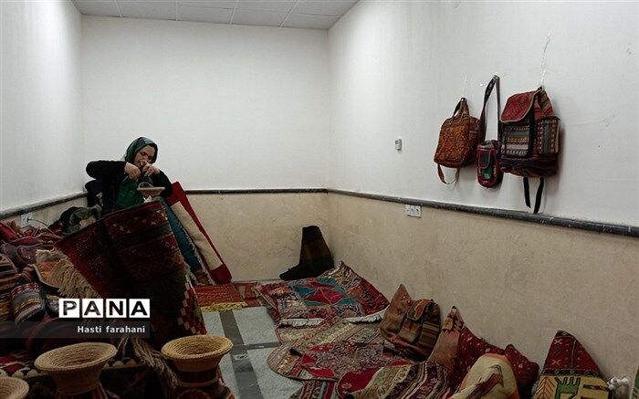 برگزاری نمایشگاه کارآفرینی و مهارت‌های کسب و کار در قرچک /فیلم