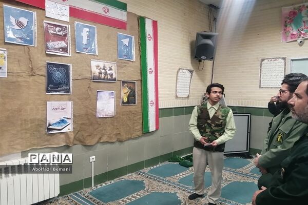 افتتاح نمایشگاه مدرسه انقلاب با حضور معاون وزیر آموزش و پرورش در دبیرستان شیخ صدوق قم