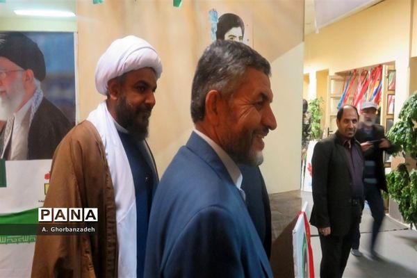 افتتاح نمایشگاه مدرسه انقلاب با حضور معاون وزیر آموزش و پرورش در دبیرستان شیخ صدوق قم