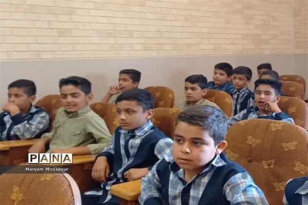 برگزاری جشنواره هنرهای آوایی پسران در فورگ