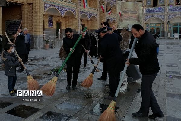 آیین جاروکشی صحن مطهر حضرت جعفر بن موسی الکاظم علیه السلام