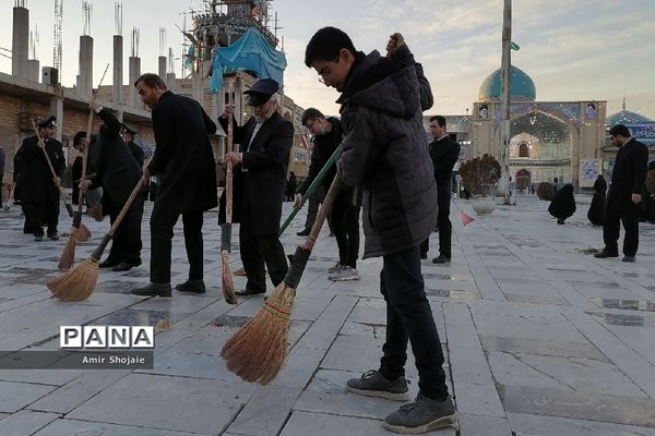آیین جاروکشی صحن مطهر حضرت جعفر بن موسی الکاظم علیه السلام