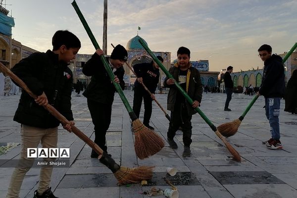 آیین جاروکشی صحن مطهر حضرت جعفر بن موسی الکاظم علیه السلام