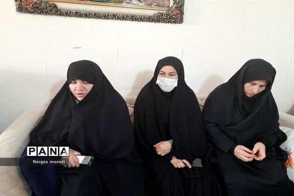 گرامیداشت خانواده شهدا توسط مسئولان شهری ملارد