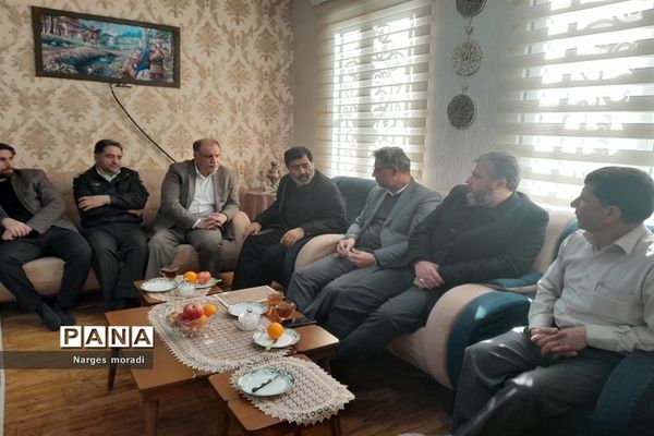 گرامیداشت خانواده شهدا توسط مسئولان شهری ملارد