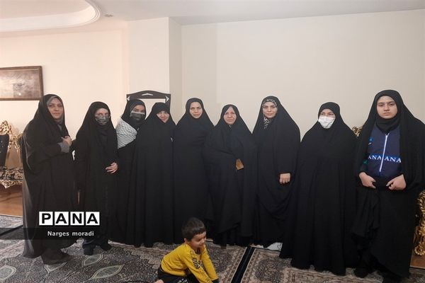 گرامیداشت خانواده شهدا توسط مسئولان شهری ملارد