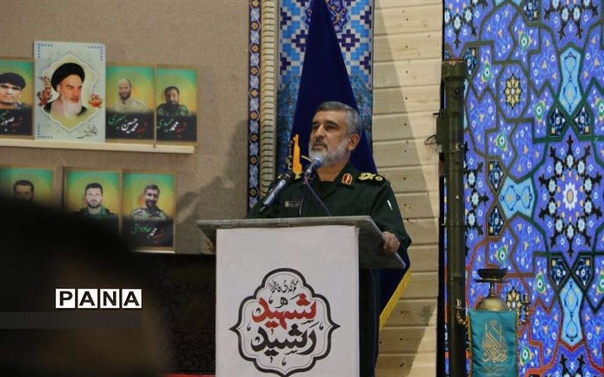 امروز نخبگان باید پای کار بیایند تا مشکلات کشور حل شود