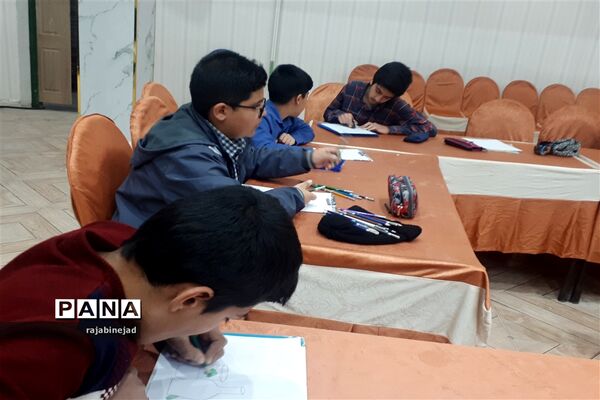 برگزاری جشنواره هنرهای تجسمی ویژه پسران ابرکوهی