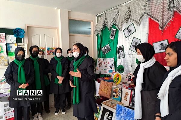 تقدیر از دانش‌آموزان فعال در برپایی مدرسه انقلاب  هنرستان نوین‌آفرین رودهن