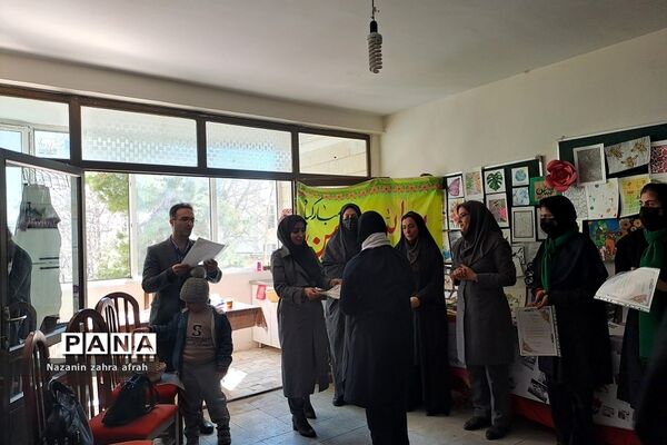 تقدیر از دانش‌آموزان فعال در برپایی مدرسه انقلاب  هنرستان نوین‌آفرین رودهن