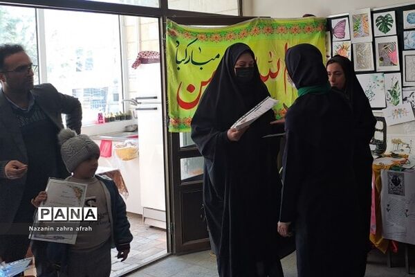 تقدیر از دانش‌آموزان فعال در برپایی مدرسه انقلاب  هنرستان نوین‌آفرین رودهن