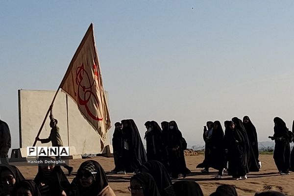 بازدید زائران راهیان نور از اماکن عملیات دفاع مقدس در خوزستان