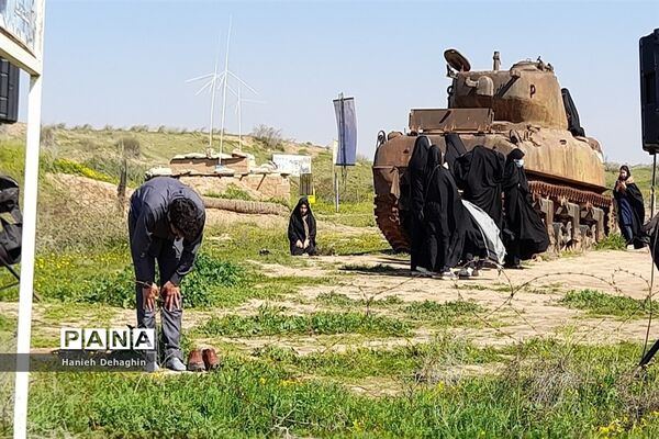 بازدید زائران راهیان نور از اماکن عملیات دفاع مقدس در خوزستان