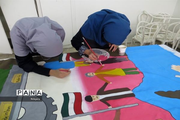 حضور فعال دانش‌آموزان دبیرستان شاهد حجاب منطقه ۱۳ در مسابقات نقاشی همگانی