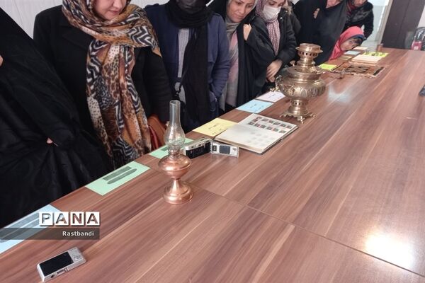 برگزاری نمایشگاه نمادین آثار باستانی در دبیرستان فرهنگ عرفان منطقه ۱۳