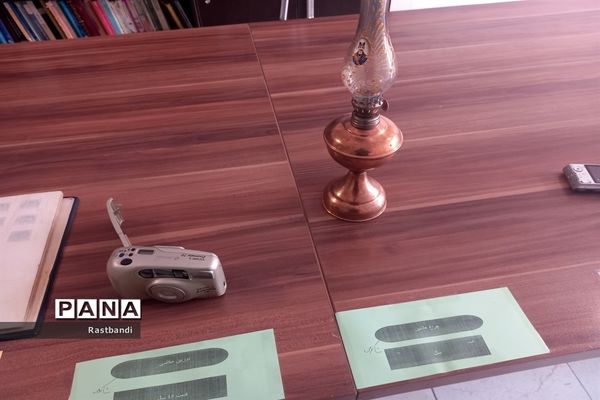برگزاری نمایشگاه نمادین آثار باستانی در دبیرستان فرهنگ عرفان منطقه ۱۳