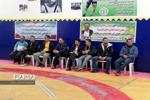 مسابقات کشتی آزاد و فرنگی دانش‌آموزی ناحیه 4 شیراز در رده سنی نونهالان