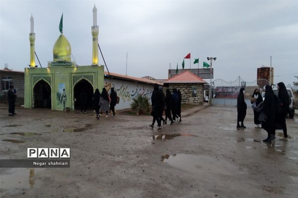 حال و هوای کاروان راهیان نور دانش‌آموزان دختر شهرستان نایین