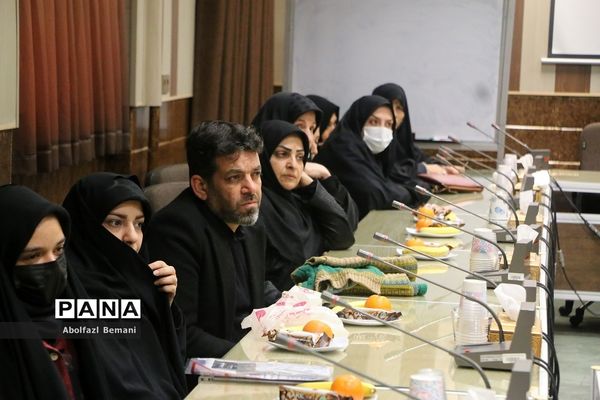 نشست صمیمانه وزیر آموزش و پرورش با خانواده‌های دانش‌آموزان آسیب دیده در قم