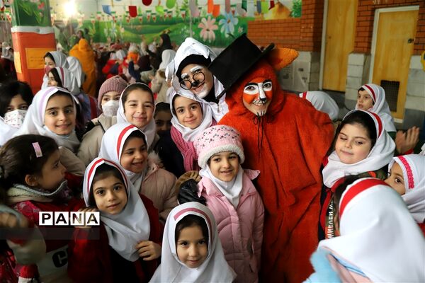 کاروان شادی؛ اختتامیه جشنواره ملی تئاتر درسی در منطقه ۱۰ تهران