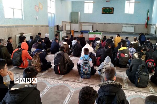 برگزاری زیارت عاشورا در مدرسه شهید علی تات شهر جوادآباد