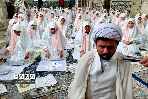 جشن تکلیف دانش‌آموزان مدرسه ام البنین ۱ در امامزاده عبدالله شهرری