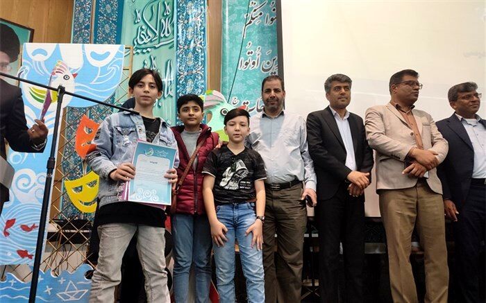 درخشش گروه تئاتر دانش آموزان شهرستان پارس آباد