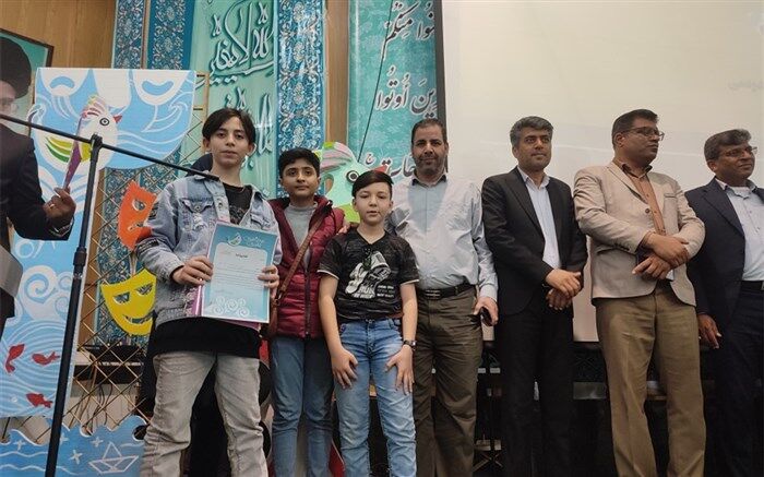 درخشش گروه تئاتر دانش آموزان شهرستان پارس آباد