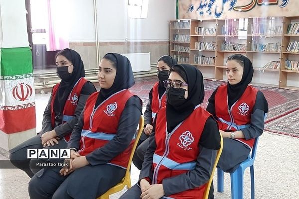 کارگاه آموزشی پیشگیری از بیماری‌های واگیر وغیر واگیر در بهارستان 2