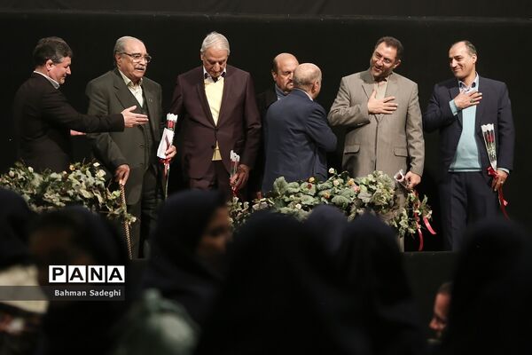 مراسم رونمایی از 10 مستند تلویزیونی خیرین مدرسه ساز شهر تهران