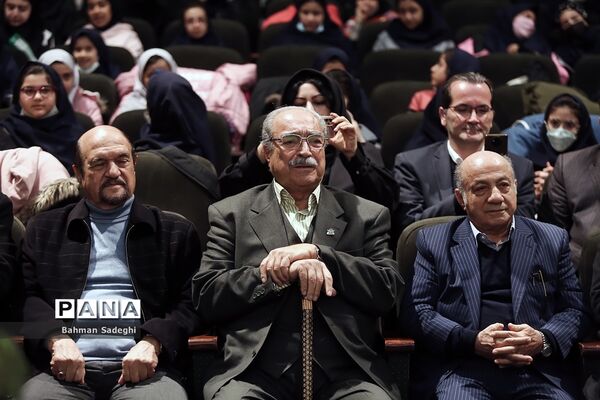 مراسم رونمایی از 10 مستند تلویزیونی خیرین مدرسه ساز شهر تهران