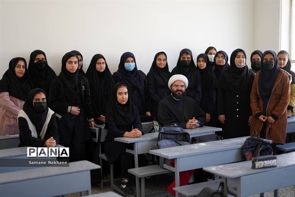 بازدید نمایند ترشیز از دبیرستان های دخترانه کاشمر