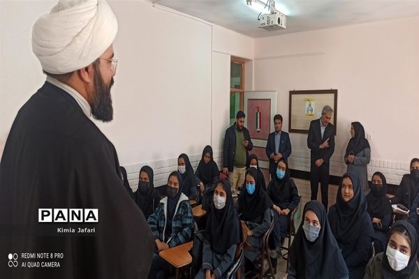 بازدید نمایند ترشیز از دبیرستان های دخترانه کاشمر