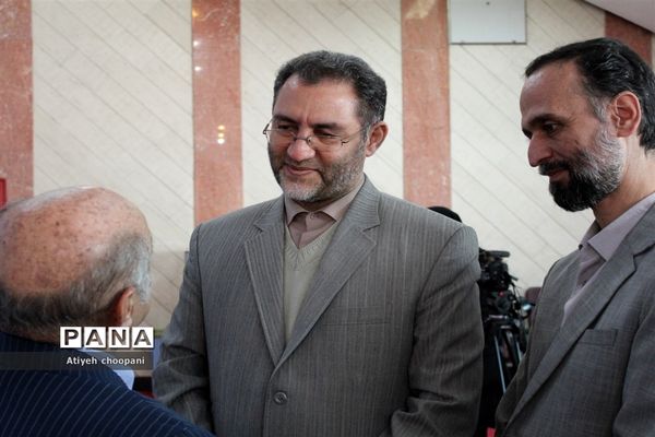 اکران ۱۰ مستند تلویزیونی خیرین مدرسه ساز شهر تهران