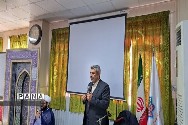برگزاری نماز جماعت در دبیرستان علی بن ابیطالب ناحیه 3 کرج
