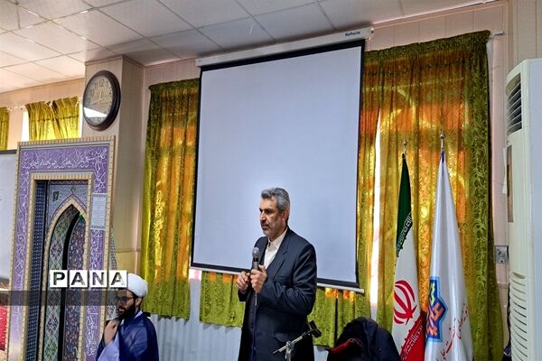 برگزاری نماز جماعت در دبیرستان علی بن ابیطالب ناحیه 3 کرج