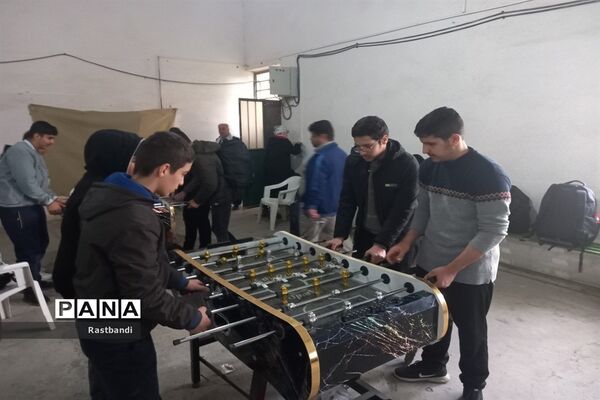 بازی و نشاط دانش‌آموزان در حاشیه اردوی راهیان نور