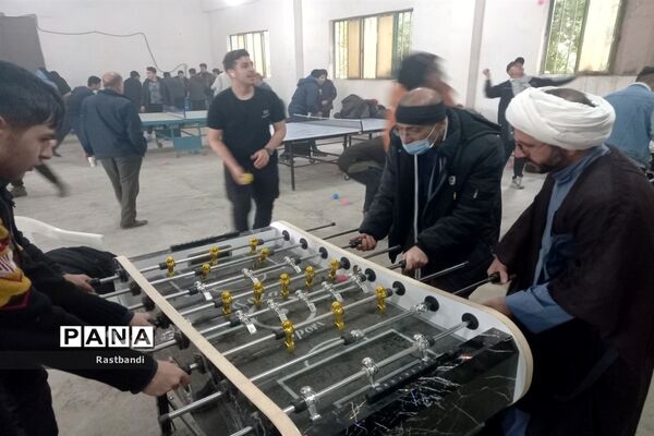 بازی و نشاط دانش‌آموزان در حاشیه اردوی راهیان نور