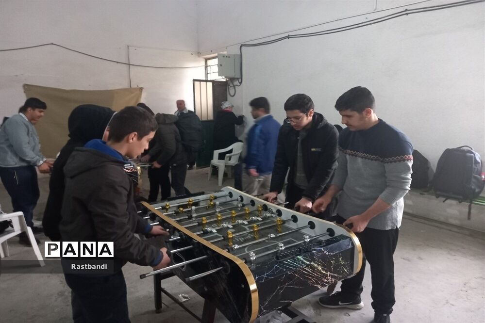 بازی و نشاط دانش‌آموزان در حاشیه اردوی راهیان نور