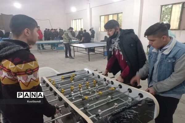 بازی و نشاط دانش‌آموزان در حاشیه اردوی راهیان نور