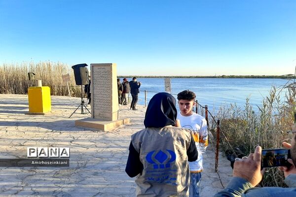 اردوی پیشرفت نورانی با حضور دانش‌آموزان مدارس سمپادی در نهر خین  خرمشهر