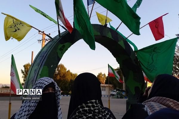 حضور دانش‌آموزان دختر رودهن در اردوگاه شهید  رستگار در اردوی راهیان نور