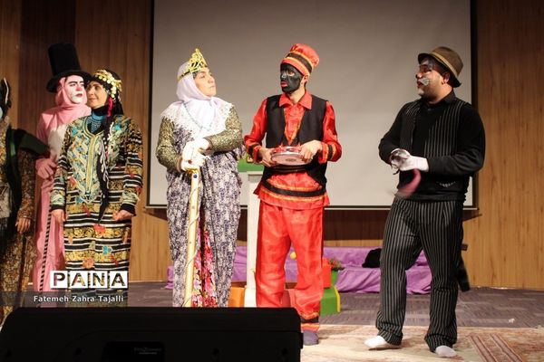 نمایش موزیکال و شاد شهر عروسک‌ها