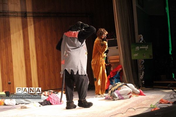 نمایش موزیکال و شاد شهر عروسک‌ها