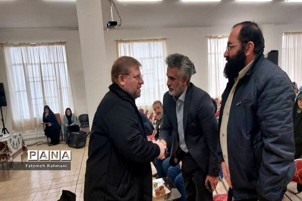 برگزاری یادواره  شهدا در دبیرستان فرزانگان ۸